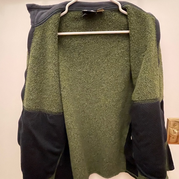 Patagonia Mens Renegade fleece jacket. Medium M. Green. EUC. Made in the USA! - Picture 3 of 5